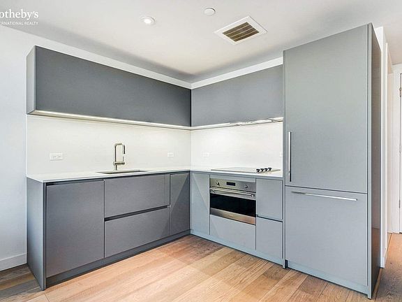 4th image of 630 Lorimer St APT 301