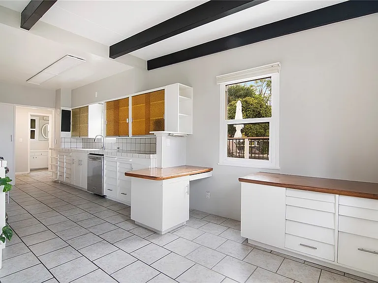934 Highline Rd — Photo 14