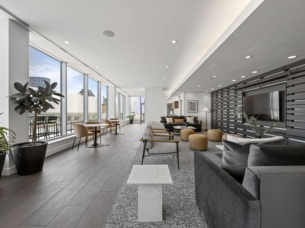 45 Stuart St APT 1805