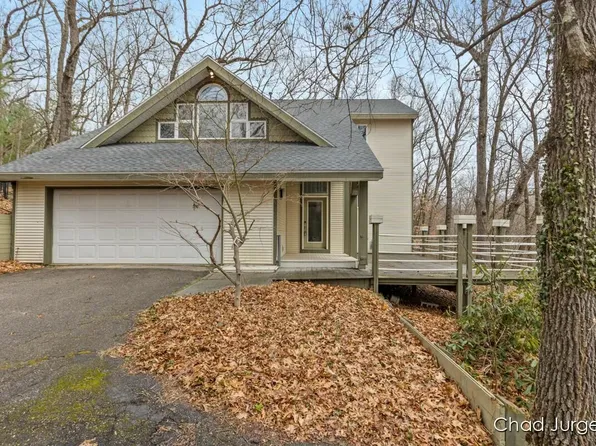 6803 Blue Ridge Dr NE, Belmont, MI 49306