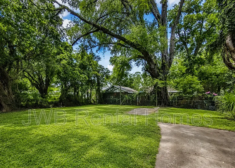 4623 Hercules Ave — Photo 11