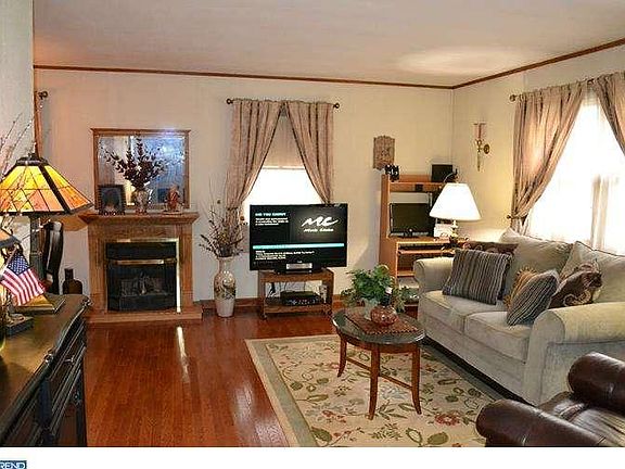3rd image of 310 Virginia Ave