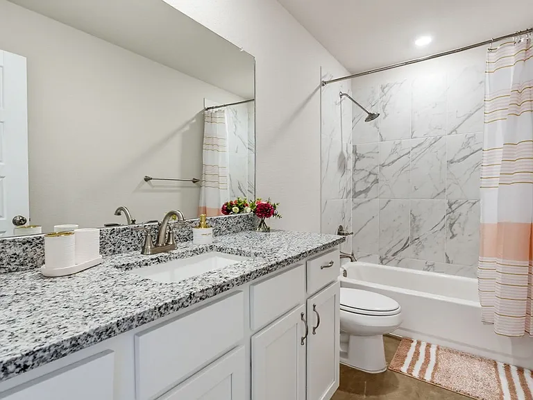1114 Lexington Dr — Photo 13