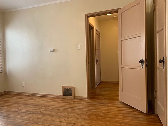 2nd image of 4239 Degnan Blvd #4241