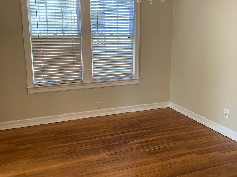 2751 Oak St — Photo 10