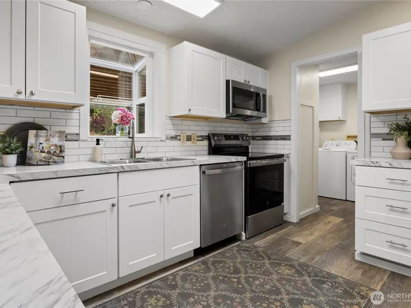 16804 Lark Lane NW, Poulsbo, WA 98370