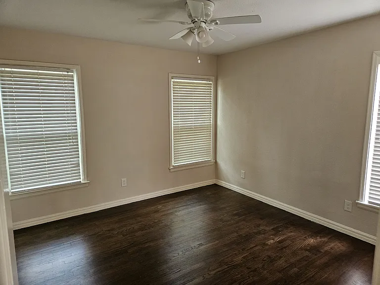 4021 Adrian Dr — Photo 13
