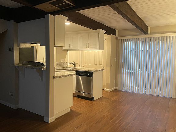 5th image of 2422 F St APT 04