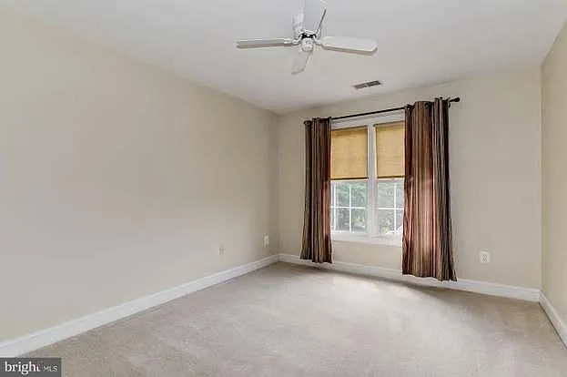 305 Flannery Ln — Photo 9