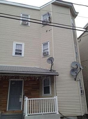 108 Essex St by Jeffrey Bowen 781-201-9488 2
