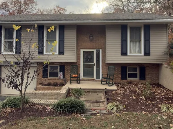 1311 Cherokee Trl, Covington, VA 24426