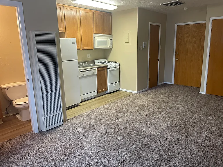 Updated North UNM Studios with All Utilities and WIFI Included — Photo 3