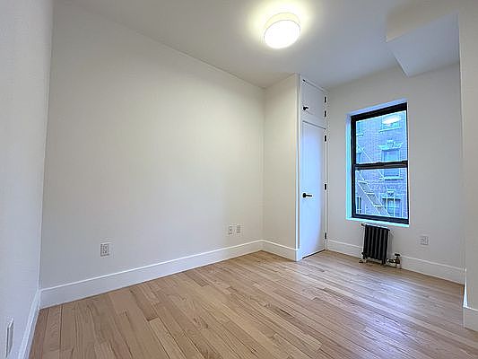 4th image of 35 Bedford St APT 20