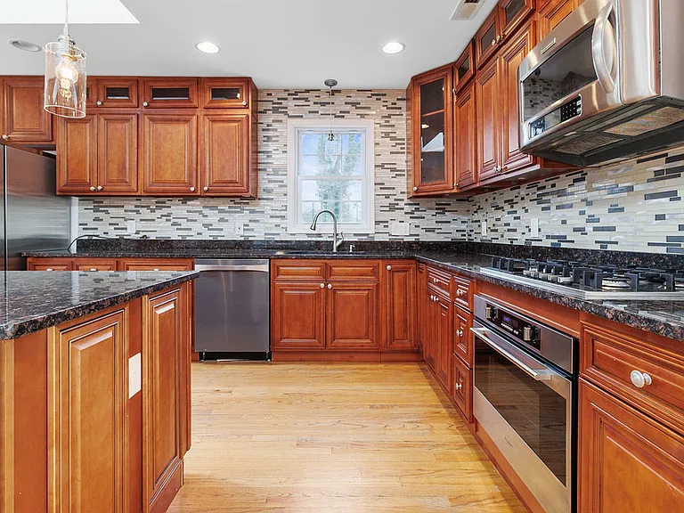 6138 Beachway Dr — Photo 15