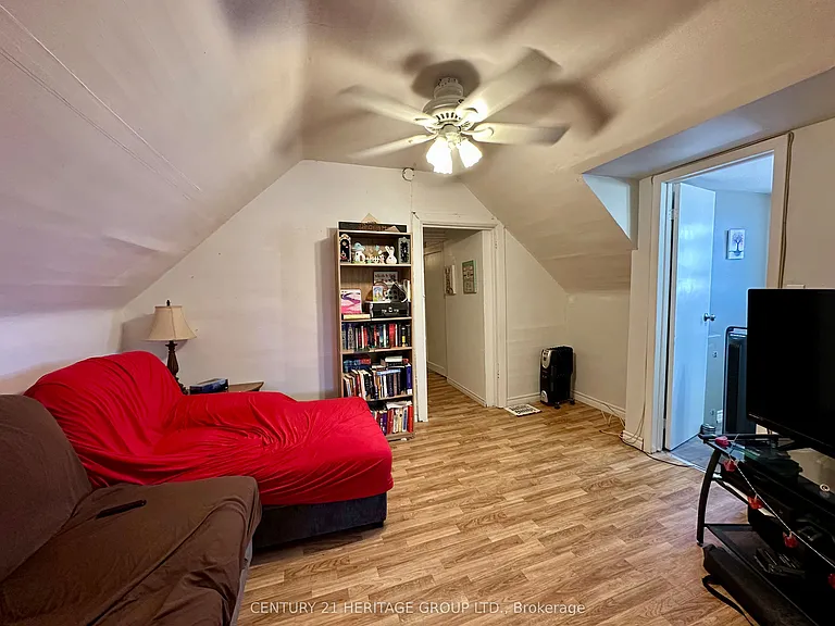 1125 Cannon St E — Photo 4