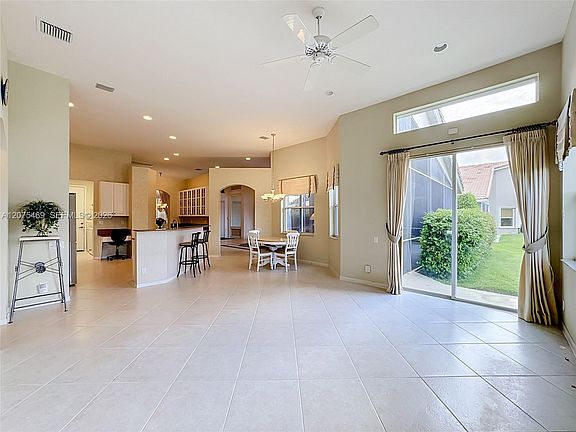 4th image of 7463 Falls Rd W