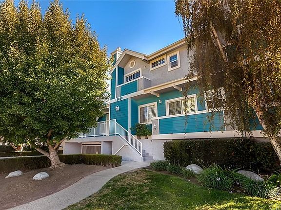 2nd image of 13030 Moorpark St APT 3