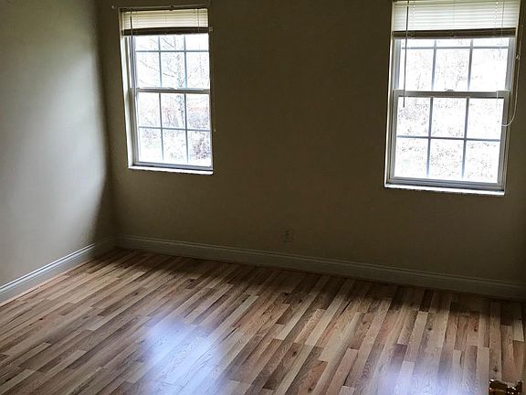 View of rear bedroom from hallway