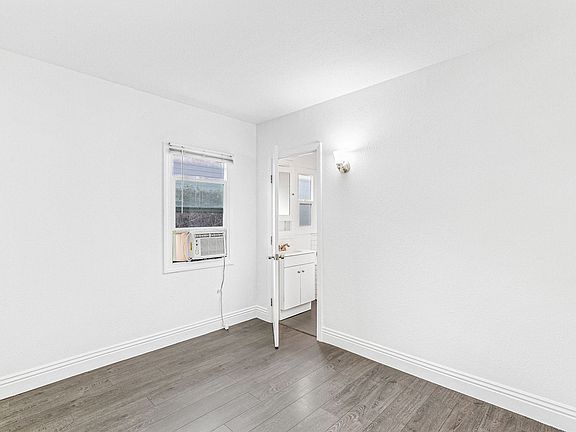 5th image of 4225-4229 Lockwood Ave #4229-1/4