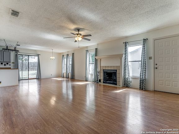 4th image of 10331 Dugas Drive
