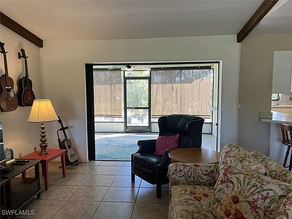 3rd image of 5821 Linden Ln