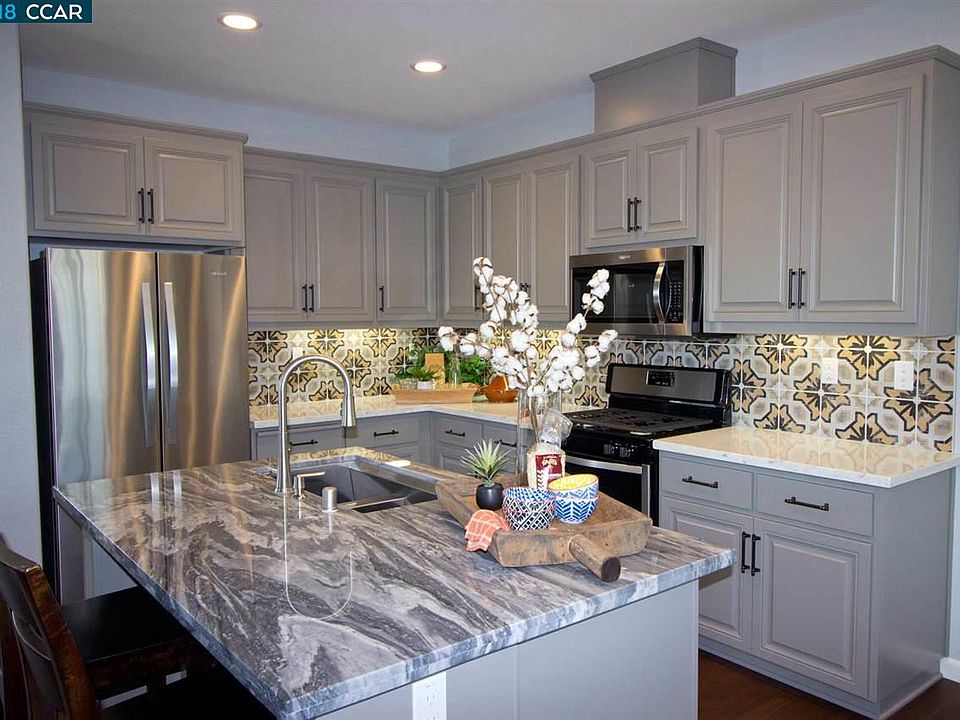 1st image of 95 Belle Harbor Cir