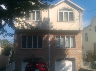 98 8th St, Staten Island, NY 10306