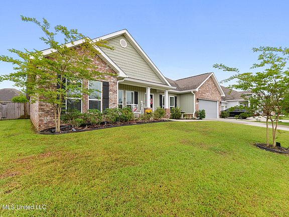 3rd image of 10620 Chapelwood Dr