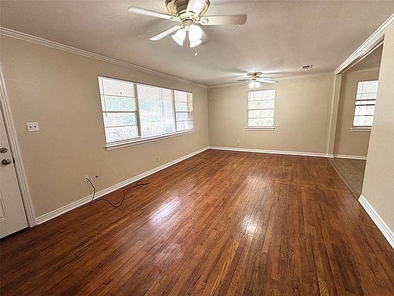 2nd image of 818 Martha Ln