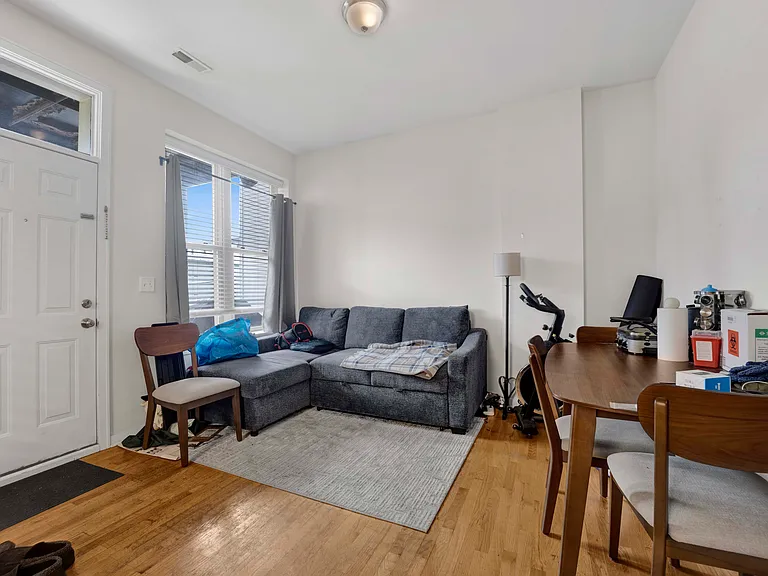 2143 N Western Ave #2R — Photo 4
