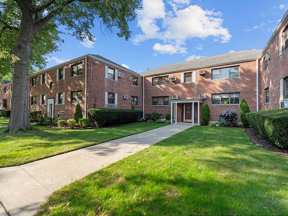 2nd image of 15520 86th St #3