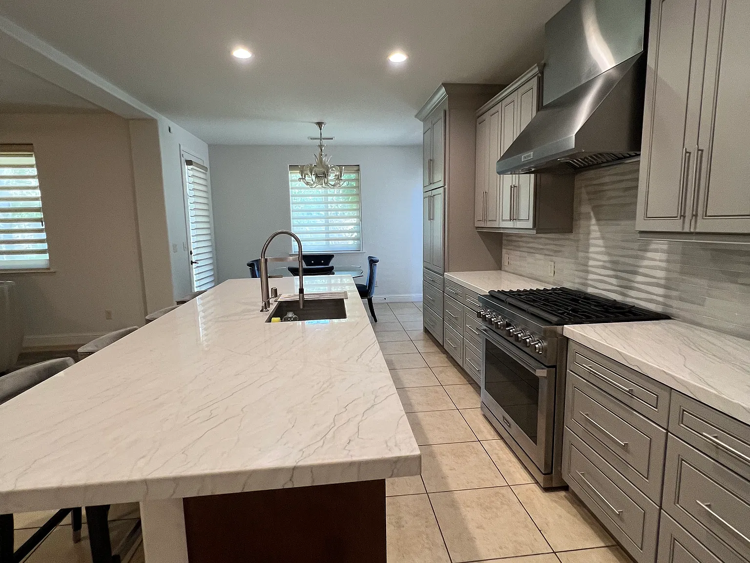 3 bed, 2135 sqft, $3,900 — Photo 4