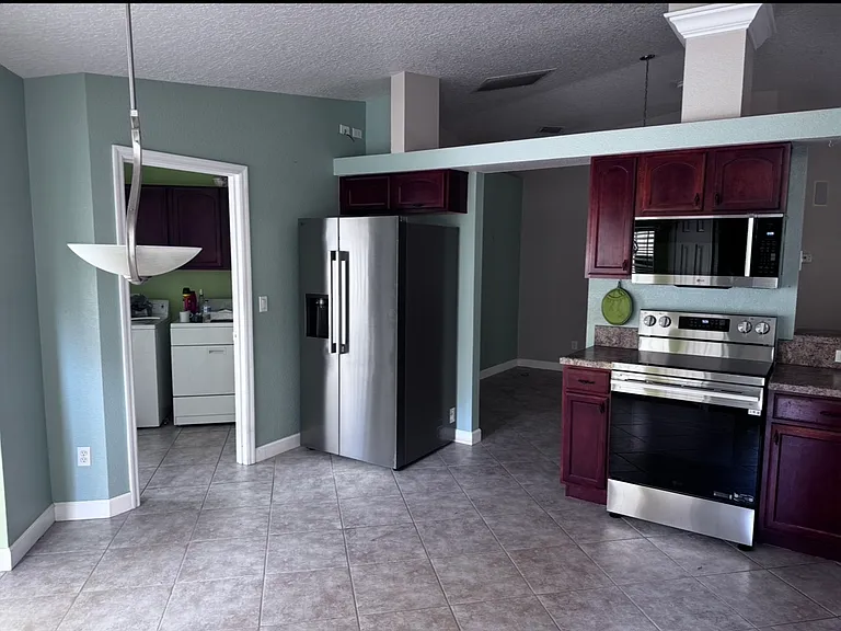 503 Ridgewood St — Photo 3
