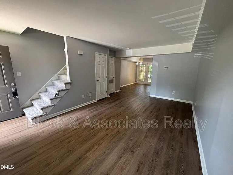 4808 Blue Bird Ct #D — Photo 36