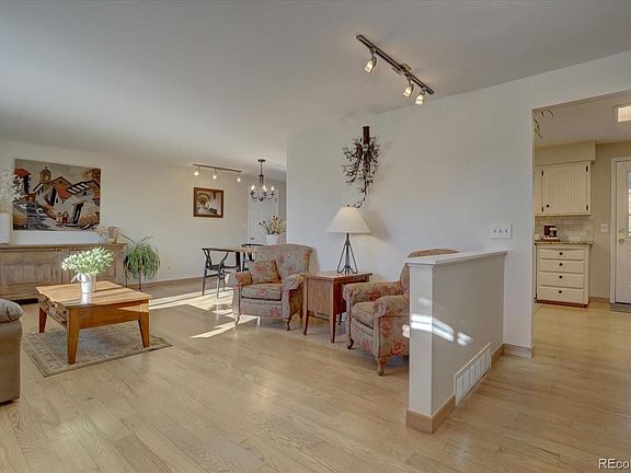 4th image of 2031 Crestvue Cir
