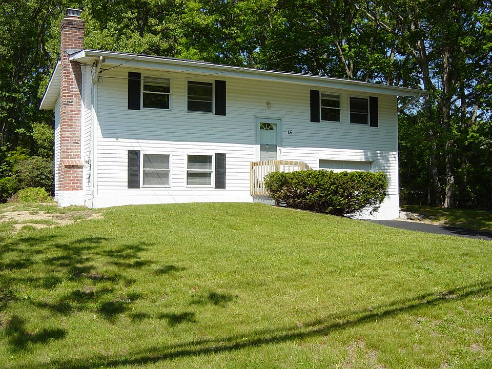 1st image of 15 Arrowhead Ln