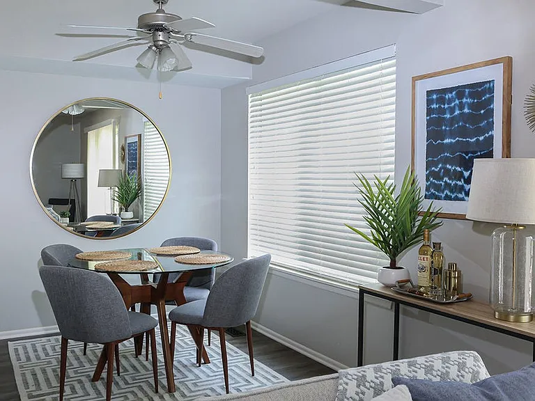 Arlington Club Apartments — Photo 11