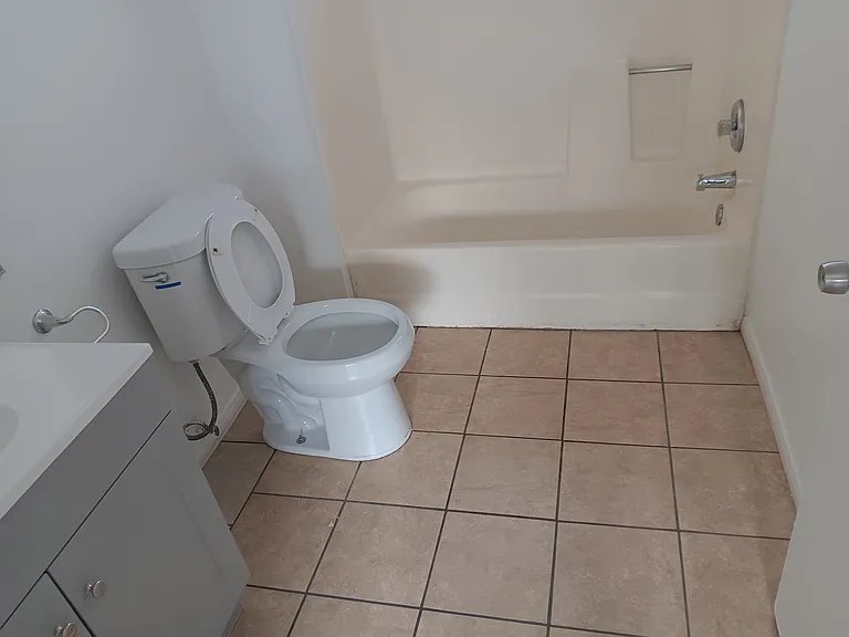 16440 Sequoia St #4 — Photo 3