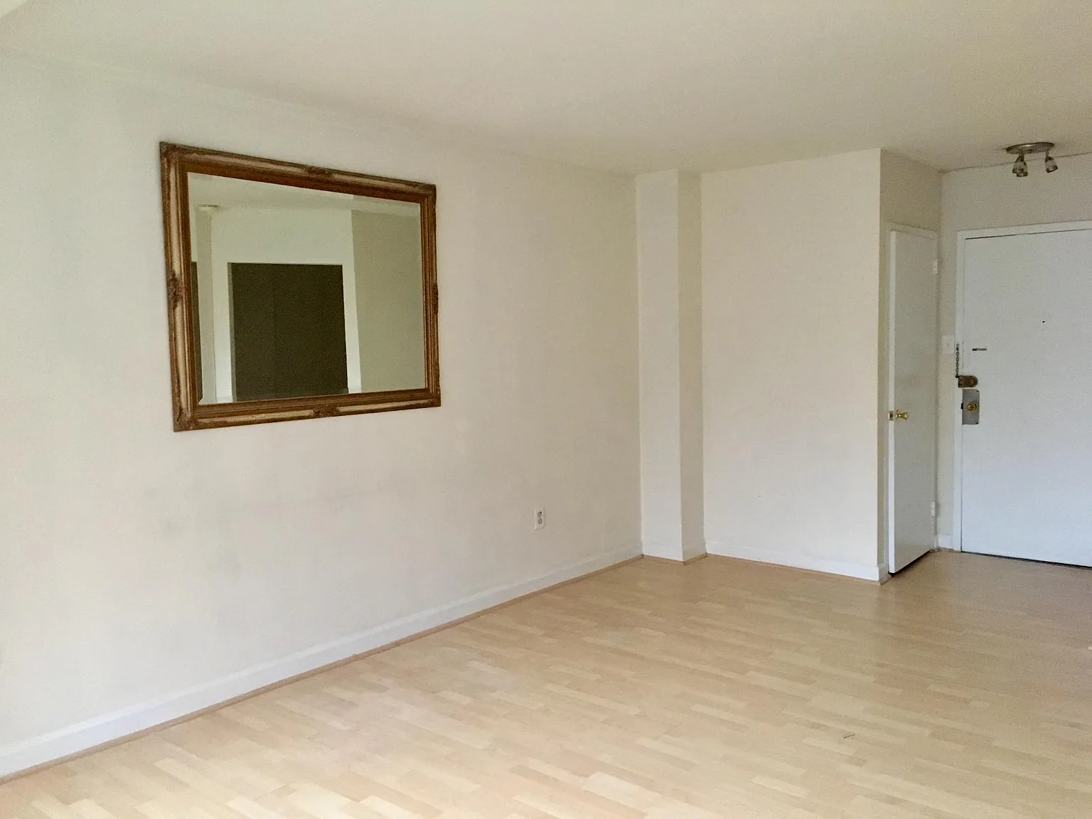 1121 Arlington Blvd — Photo 2
