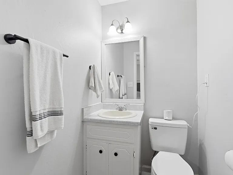 688 Debbie Dr — Photo 19