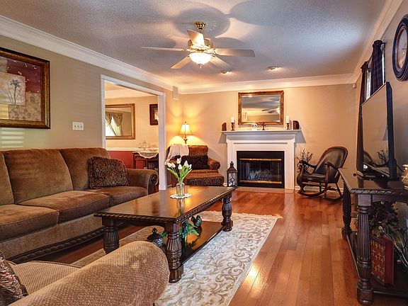 3rd image of 4509 Haverty Dr