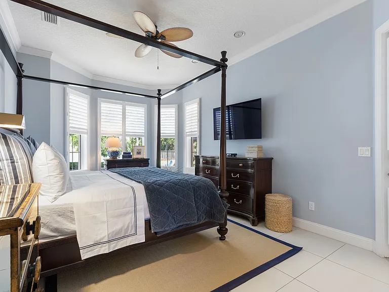 16 Marbella Ct — Photo 34