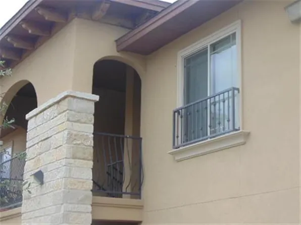 9805 Sterling St #202, Laredo, TX 78045