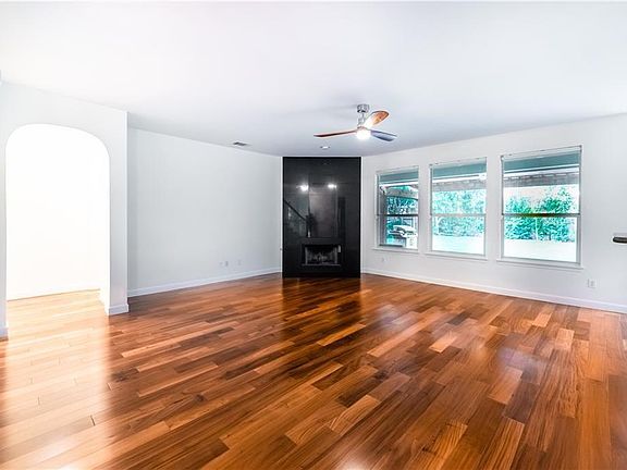 2nd image of 15716 Belfin Dr