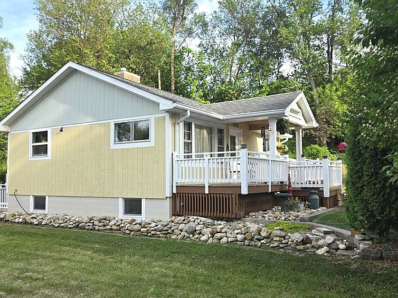 2nd image of 5210 Hilltop Dr