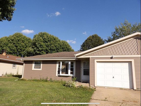 4th image of 1426 Laramie Ln