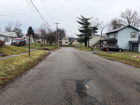 5th image of 126 Sherman St