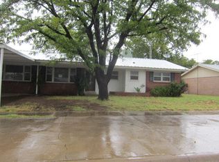 900 E Austin St, Kermit, TX 79745