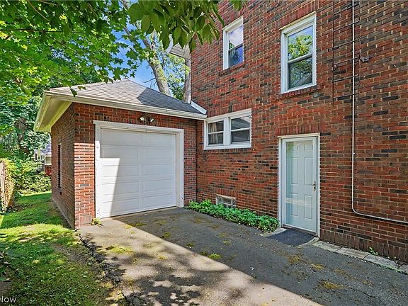 2nd image of 201 Linden St