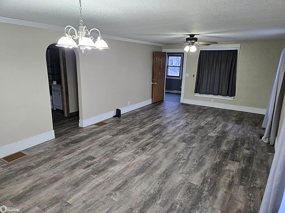 2nd image of 406 N 2nd St